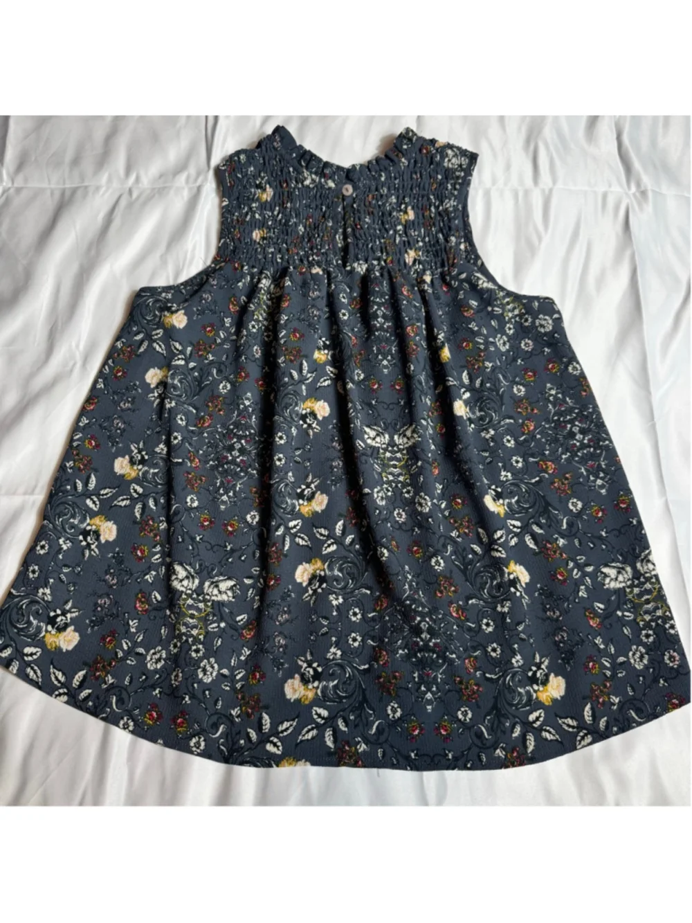 Women's Knox Rose Blue Floral Smocked Tank Top S - Picture 7 of 8